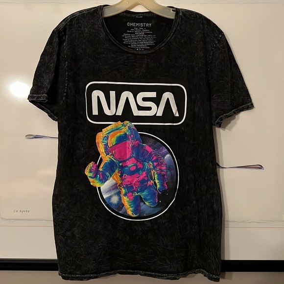 NASA t-shirt! Astronomy lovers unite! - Picture 2 of 5